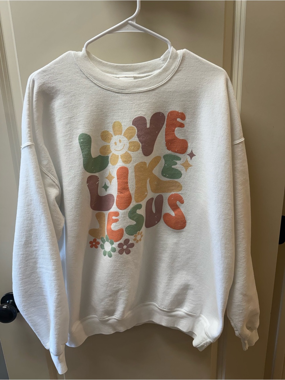 Comfy 'Love Like Jesus' Retro Graphic Crewneck Sweatshirt